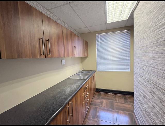 840M² OFFICE FOR SALE IN NOORDWYK